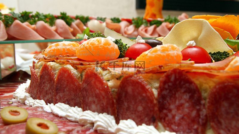 老人吃消化饼干好还是粗粮饼干好？营养成分与功效对比分析