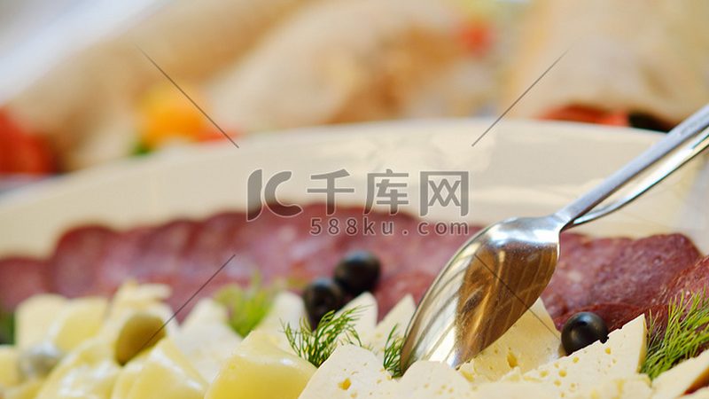 包装标识内容：散装粮油包装标识内容应包括以下信息：